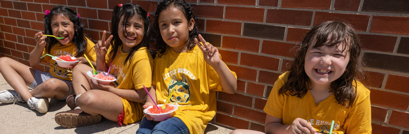 students eating ice cream